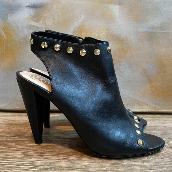 EUC VINCE CAMUTO Studded Edia Black Peep Toe Leather Bootie Size 8.5 - Picture 1 of 13